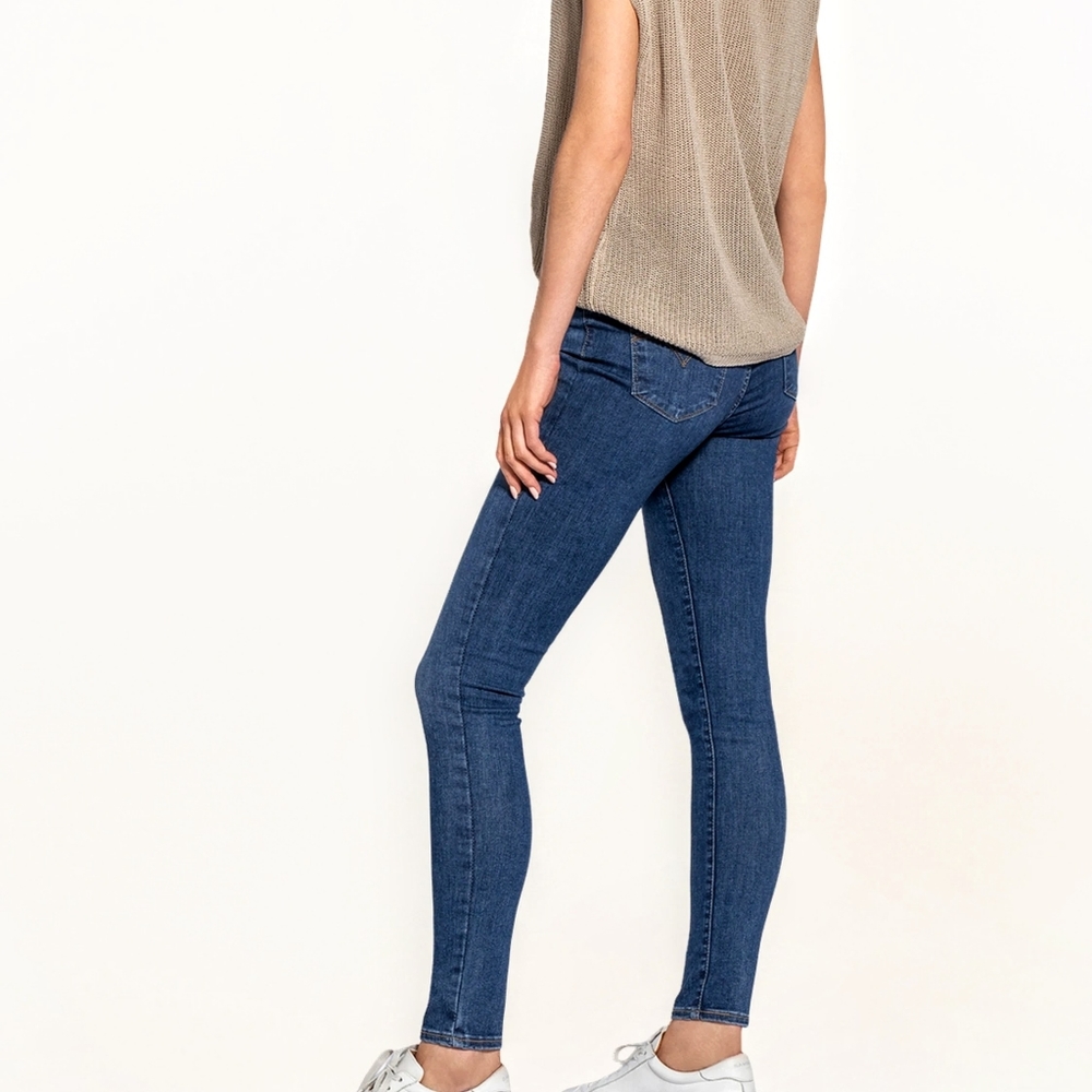 *NWOTs* Levi's 720 High-Rise Super Skinny Jeans. Size 26x30 - Picture 13 of 13